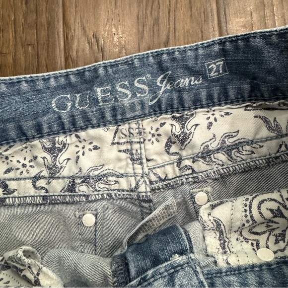 Guess Shorts - Picture 4 of 8